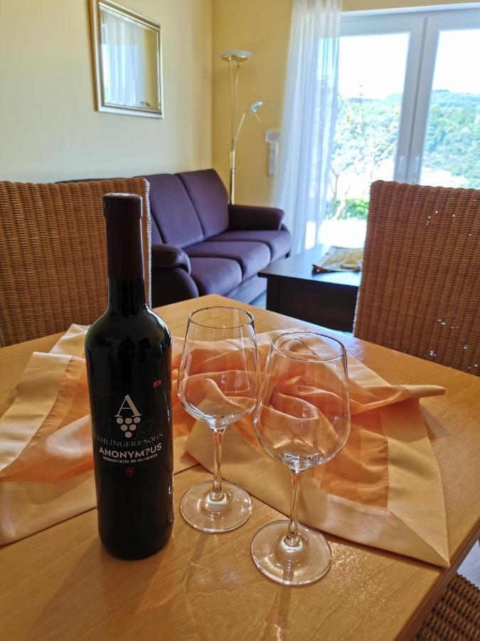 Апартаменти Weingut Amlinger&Sohn Neef Екстер'єр фото